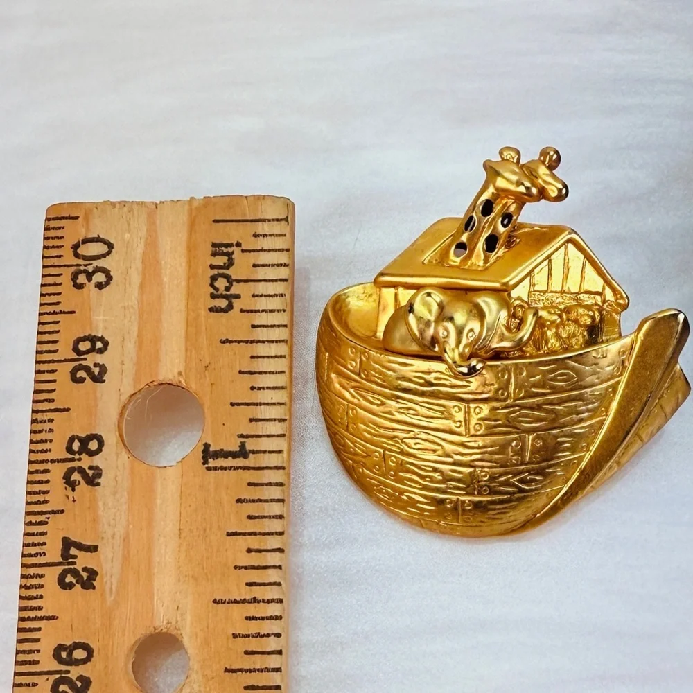 Vintage goldtone, heavy weighted, Noah’s ark, brooch pin